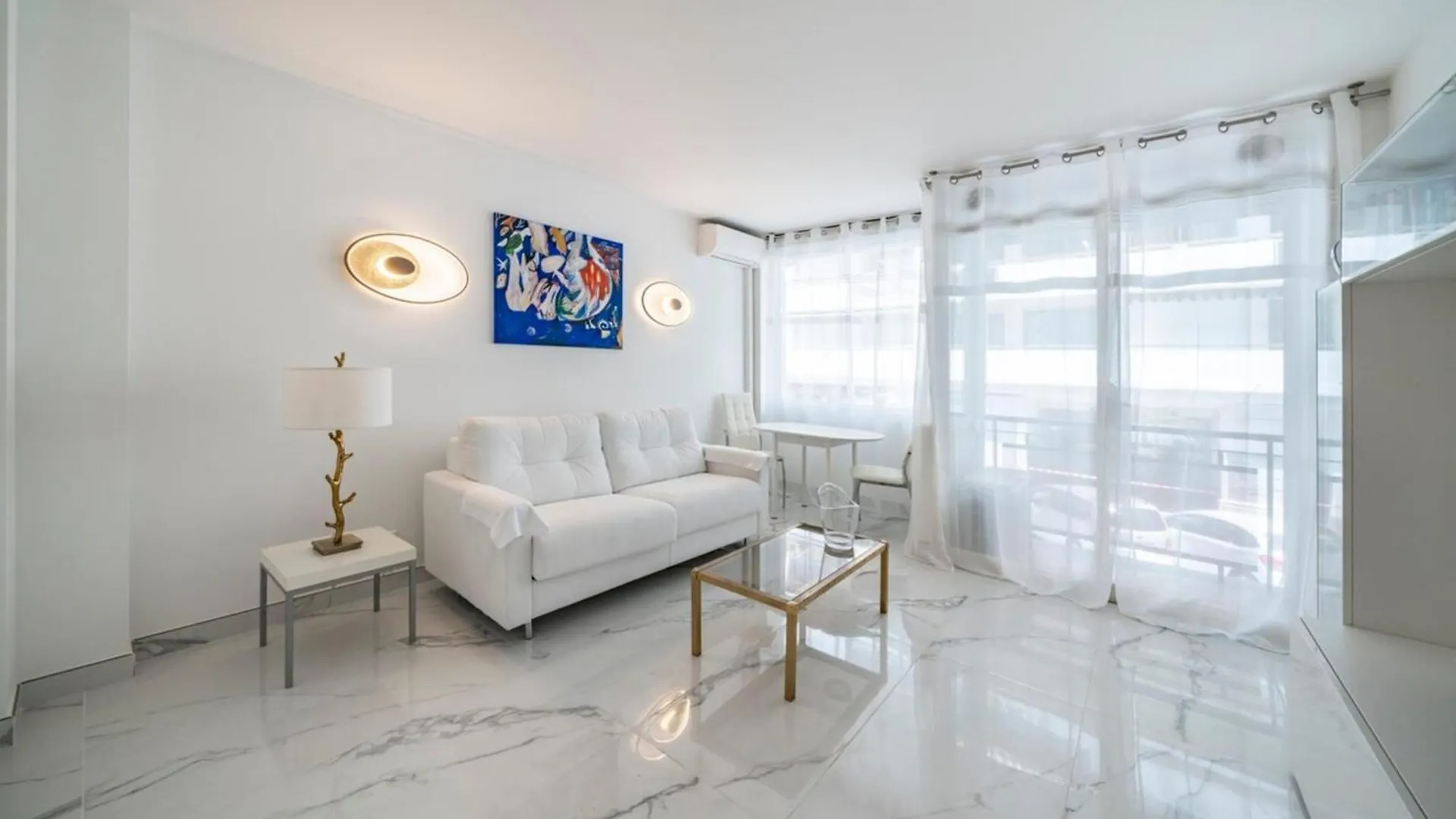 Nice 2-3 Bedroom Ideally Located Cannes 0*,